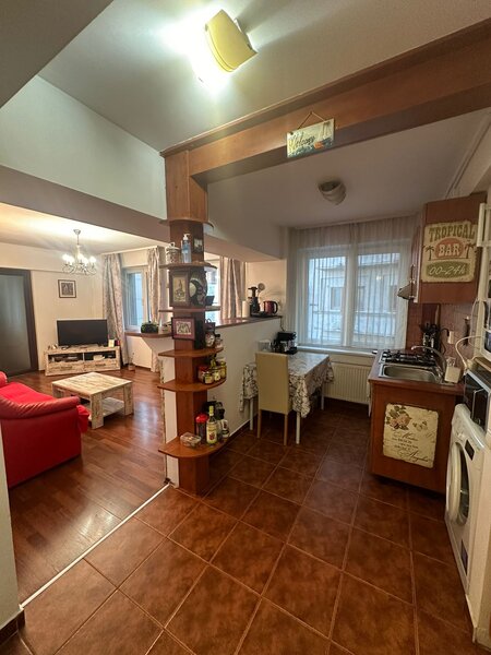 Unirii, Universitate, langa Intercontinental, Batistei, centrala proprie,